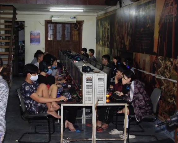 Phòng máy Start Game