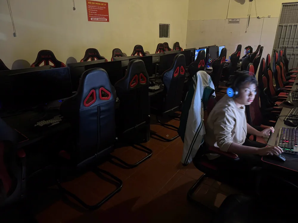 Phòng máy Net Gaming LA+