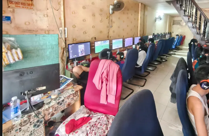 Phòng máy Net Công Hậu