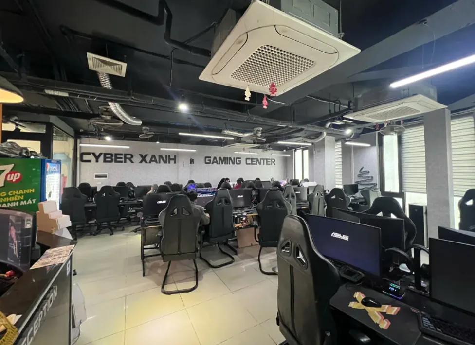 Phòng máy Cyber Xanh Gaming Center