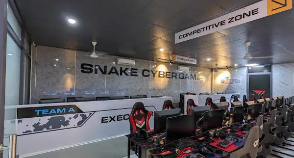 Phòng máy Snake Cyber Game