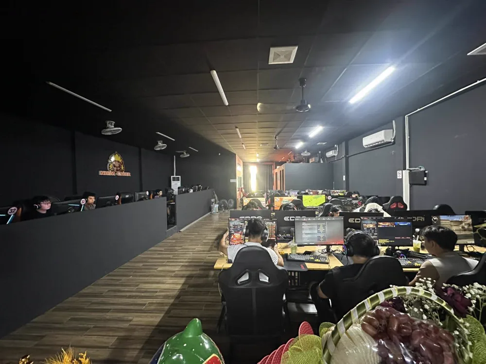 Phòng máy Nhím Cyber Game