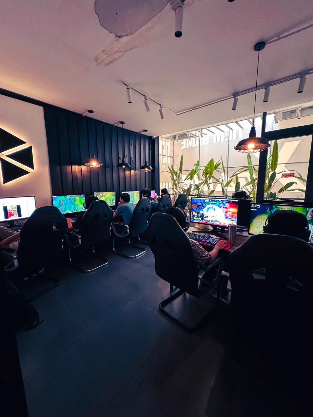 Phòng máy Black Kingdom Gaming - D5, HCM