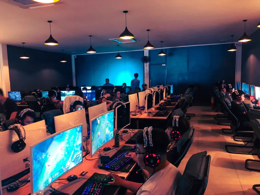 Phòng máy Black Kingdom Gaming - Phạm Hùng, HCM