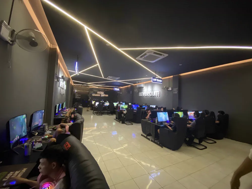 Phòng máy KOW CYBER 3