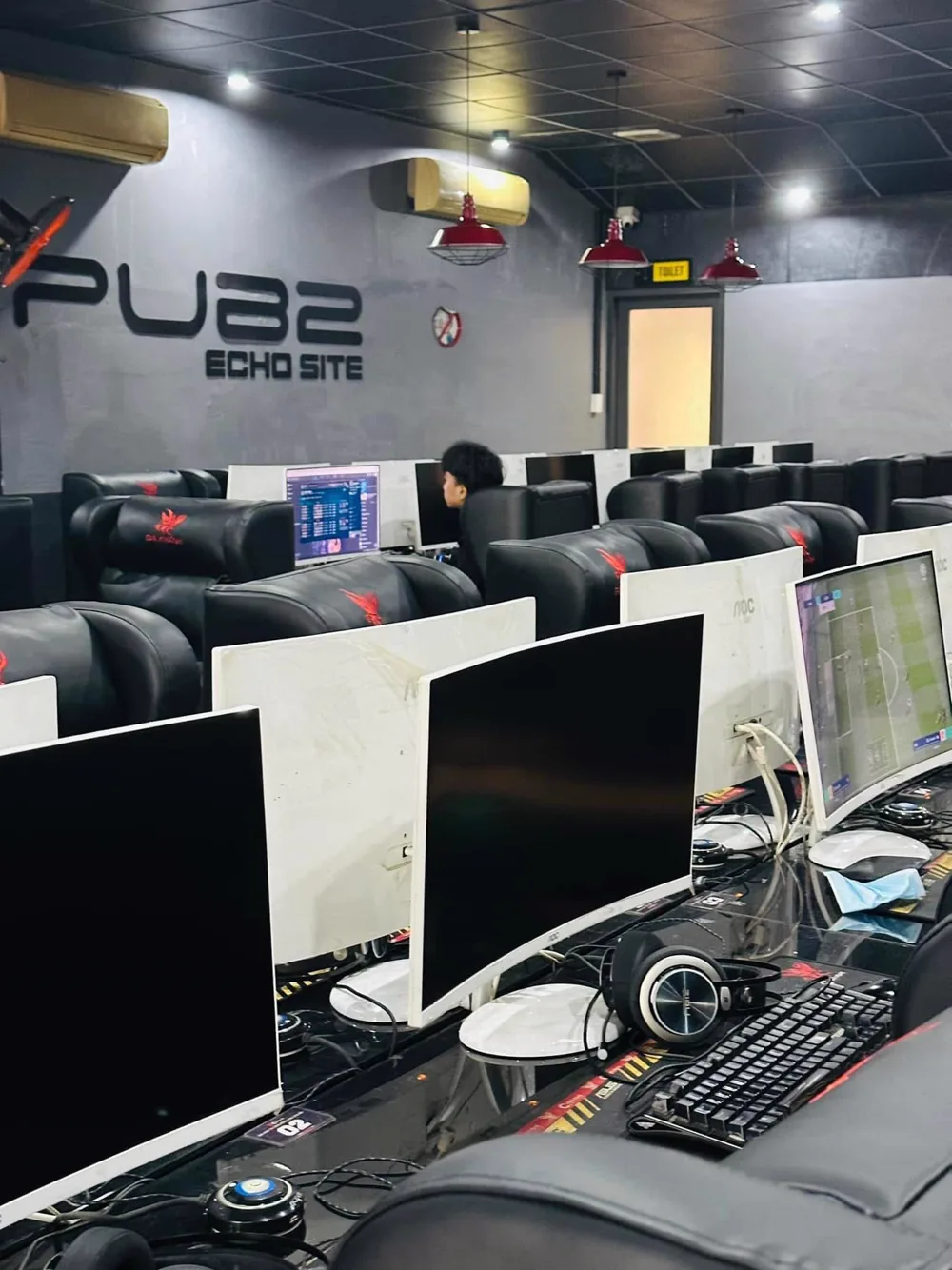 Phòng máy CyberCore Gaming Gia Khánh
