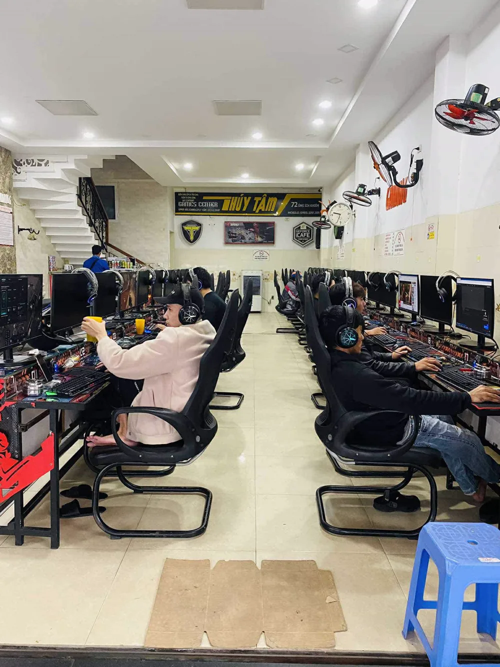 Phòng máy Games Center Thúy Tâm