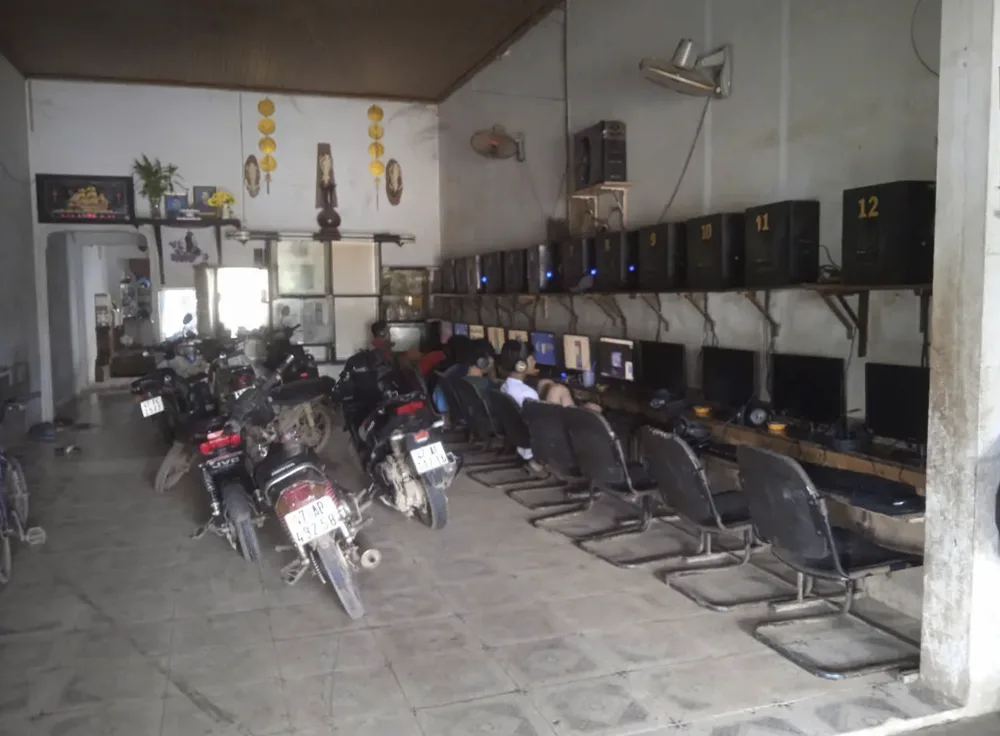 Phòng máy Duyên Net