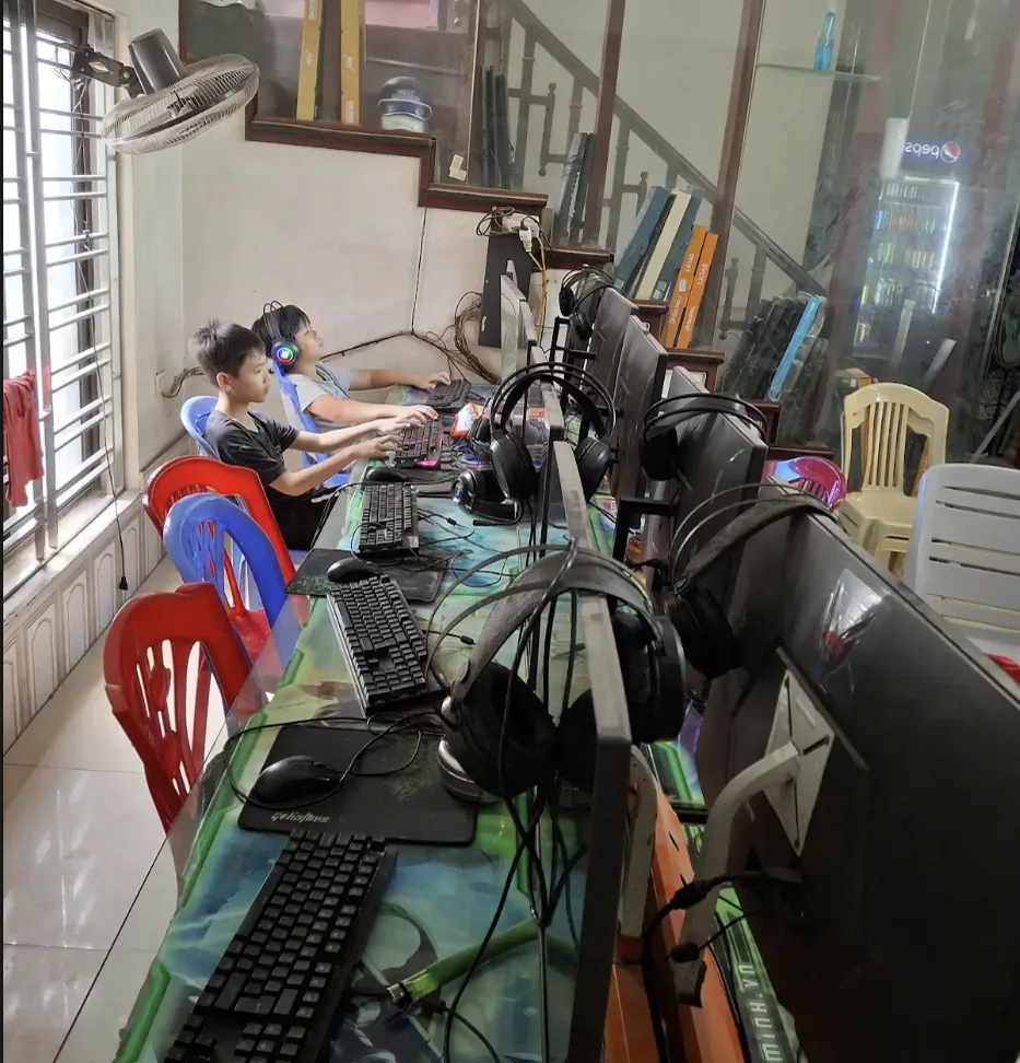 Phòng máy Net Lê Trọng Tuyền