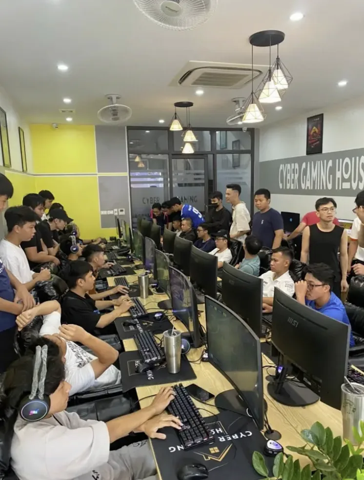 Phòng máy Cyber Gaming House