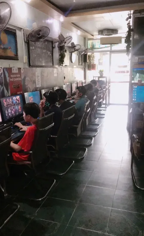Phòng máy Game Quang Vịnh