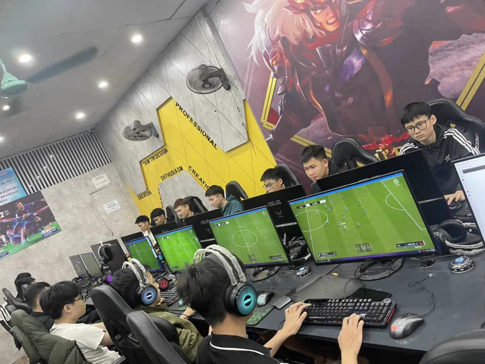 Phòng máy X8 GAMING CENTER
