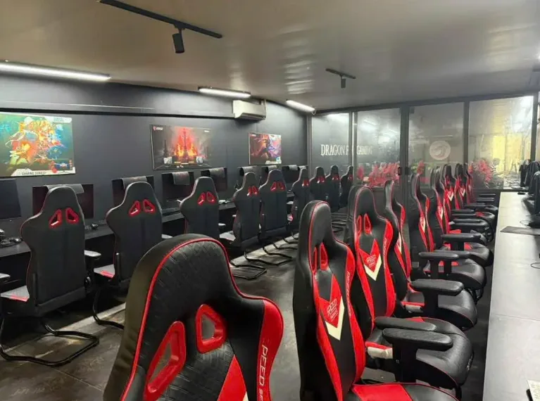 Phòng máy Dragon Fire Gaming