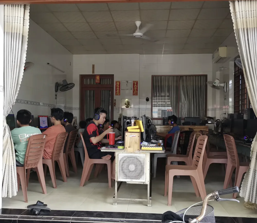 Phòng máy Net Minh