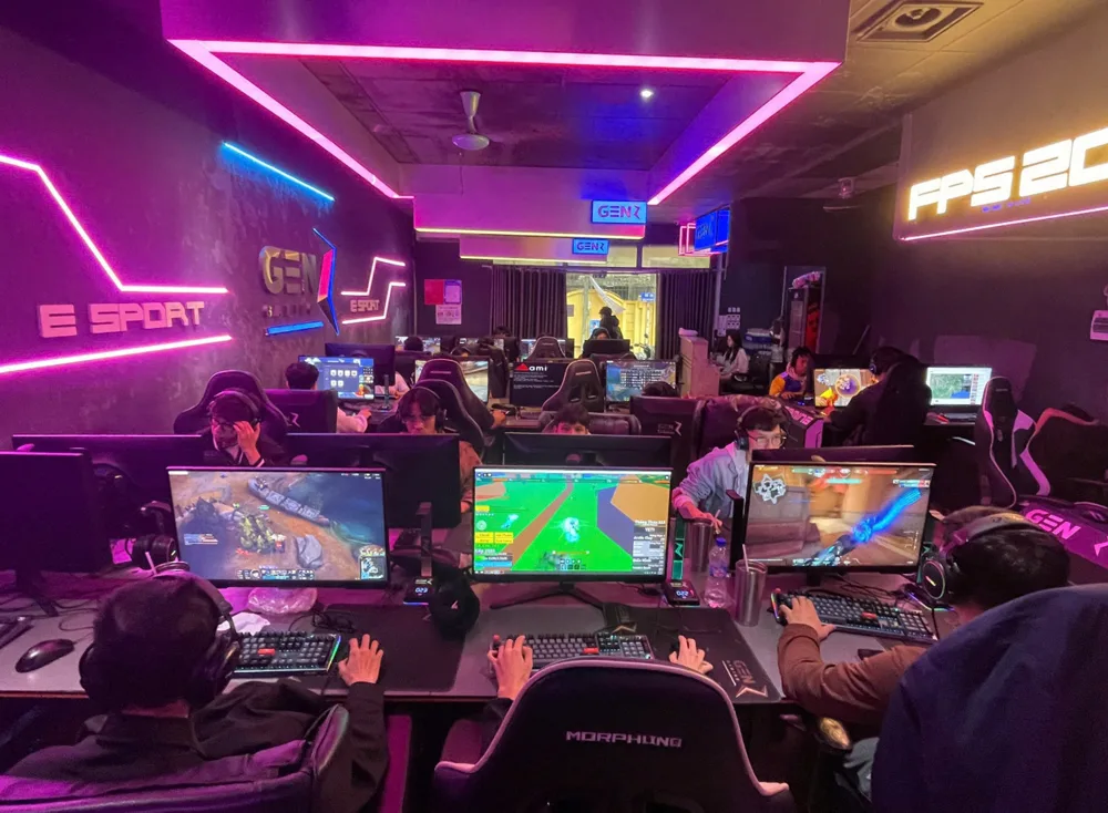 Phòng máy GenZ Gaming Hoàng Quốc Việt