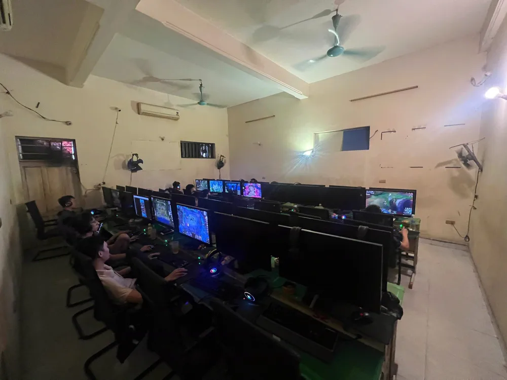 Phòng máy Net Chú Bảo