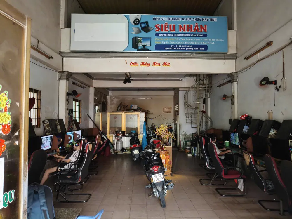 Phòng máy Nét Siêu Nhân
