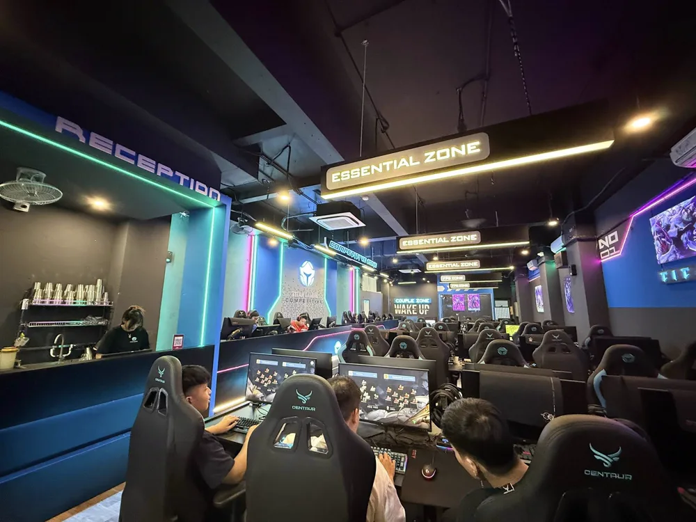 Phòng máy Titan Gaming Văn Quán