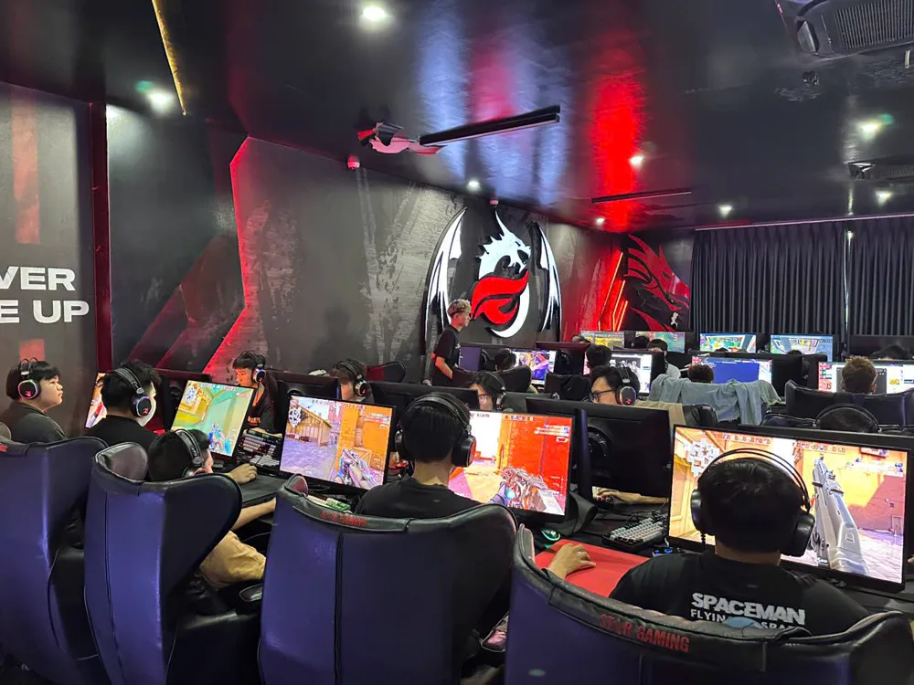 Phòng máy DRAGON GAMING CENTER