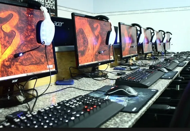 Phòng máy Net Nguyễn Việt Hùng