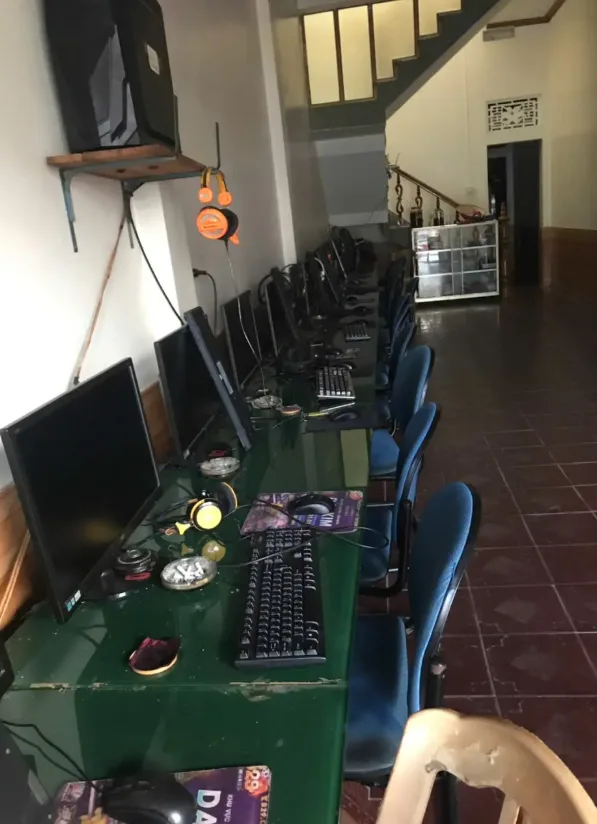 Phòng máy Nét Hoàng Kiều