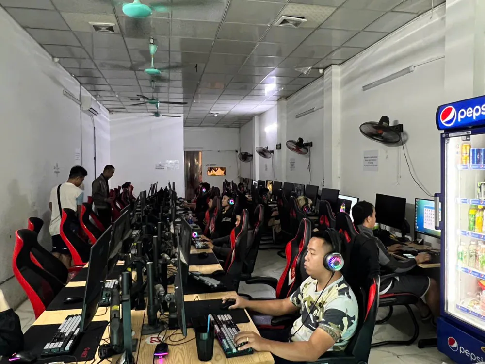 Phòng máy Gaming Center Hiệp Béo